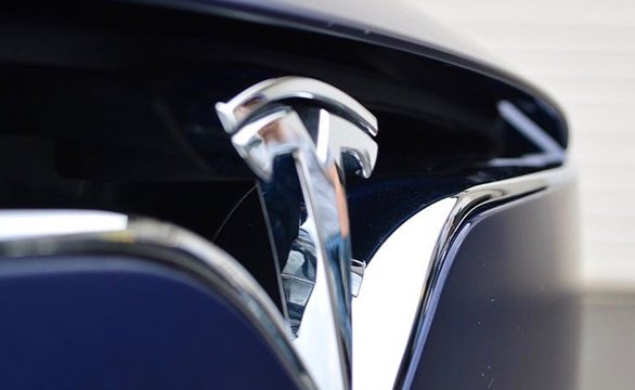 Tesla: такого автомобильного интерьера вы еще не видели