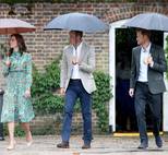 Герцогиня Кейт, принц Уильям и принц Гарри почтили память принцессы Дианы