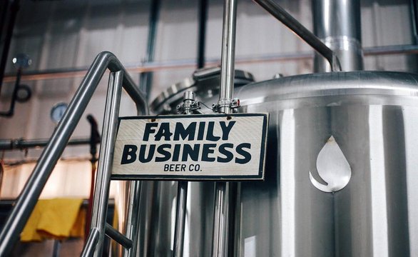 Актер Дженсен Эклс открыл собственную семейную пивоварню