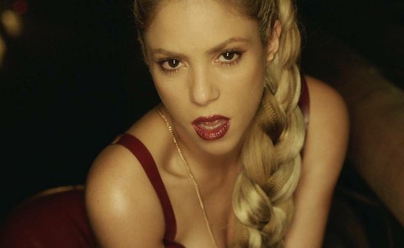 Певице Шакире угрожают тюремным заключением