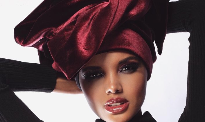 Журнал Vogue Впервые Представил Модель В Хиджабе На Обложке Нового Выпуска